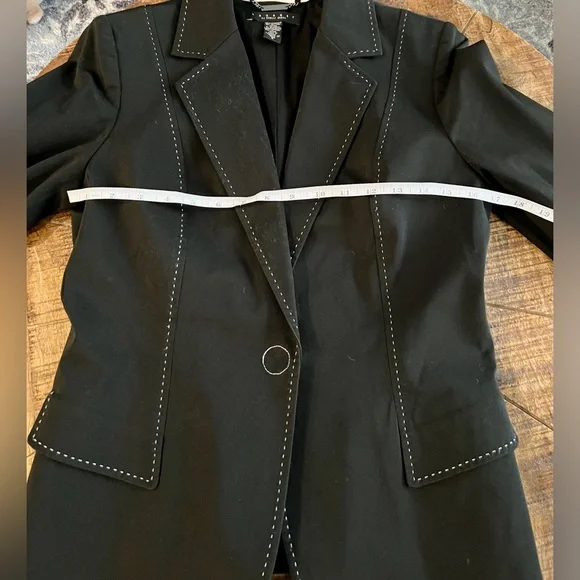 Laundry by Shelli Segal Black blazer with white stitching detail - Picture 2 of 6